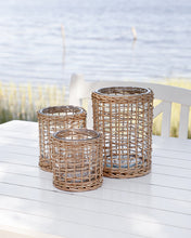 Lade das Bild in den Galerie-Viewer, STOREFACTORY Teelicht Grusvik in 3 Größen