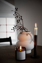 Lade das Bild in den Galerie-Viewer, ERNST Steingutvase Kurven in 3 Größen