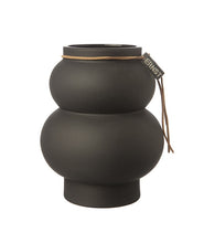 Lade das Bild in den Galerie-Viewer, ERNST Steingutvase Kurven in 3 Größen