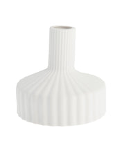 Lade das Bild in den Galerie-Viewer, STOREFACTORY Vase Samset White