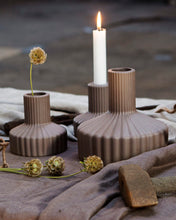 Lade das Bild in den Galerie-Viewer, STOREFACTORY Vase Samset Braun