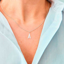 Lade das Bild in den Galerie-Viewer, DESIGN LETTERS Buchstabenanhänger A-Z Sterlingsilber 16 mm