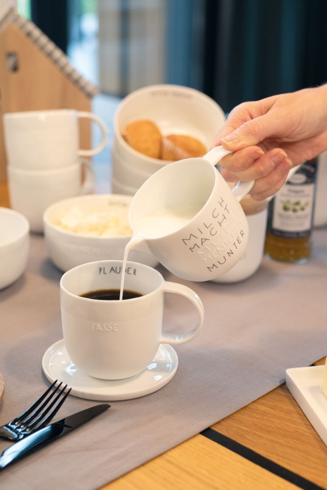RAEDER DESIGN Guten Morgen Milchkännchen Milch macht müde Menschen munter