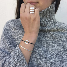 Lade das Bild in den Galerie-Viewer, SUSICALA Armband Hoop S Sterlingsilber - Light Coral