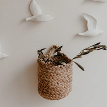 Lade das Bild in den Galerie-Viewer, EULENSCHNITT Aufbewahrungskorb aus Jute klein