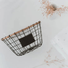 Lade das Bild in den Galerie-Viewer, EULENSCHNITT Aufbewahrungskorb aus Draht klein