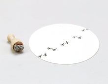 Lade das Bild in den Galerie-Viewer, PERLENFISCHER Stempel 215 - Vogelspuren