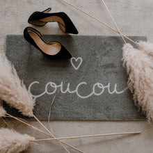 Lade das Bild in den Galerie-Viewer, EULENSCHNITT Waschbare Fussmatte Coucou