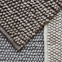 Lade das Bild in den Galerie-Viewer, FORMGATAN Loop Teppich Mole
