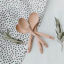 Lade das Bild in den Galerie-Viewer, EULENSCHNITT Holzlöffel Ostern 4-er Set