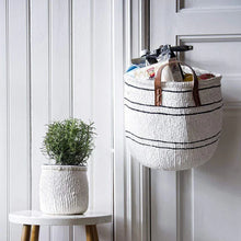 Lade das Bild in den Galerie-Viewer, MIFUKO Kiondo Marktkorb Stripes black