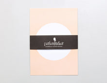 Lade das Bild in den Galerie-Viewer, PERLENFISCHER Postkartenset Dot Soft Aprikose
