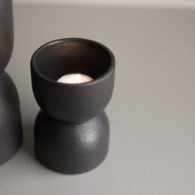 Lade das Bild in den Galerie-Viewer, DBKD Post Teelicht Cast Iron