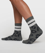 Lade das Bild in den Galerie-Viewer, 10DAYS AMSTERDAM Socks Leopard
