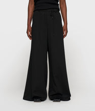 Lade das Bild in den Galerie-Viewer, 10DAYS AMSTERDAM Super Wide Pants Pinstripe
