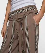 Lade das Bild in den Galerie-Viewer, 10 DAYS AMSTERDAM Comfort Pants Stripes Moonrock
