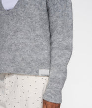 Lade das Bild in den Galerie-Viewer, 10 DAYS AMSTERDAM Deep Neck Sweater Grey
