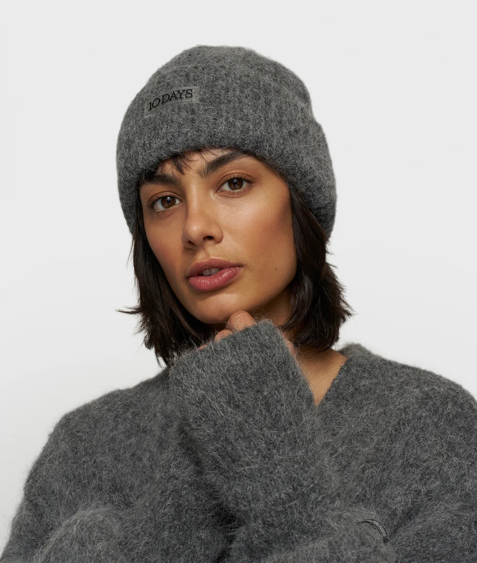 10DAYS AMSTERDAM Hairy Knit Beanie
