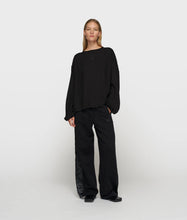 Lade das Bild in den Galerie-Viewer, 10DAYS AMSTERDAM Flowy Blouse Gathering
