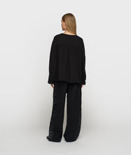 Lade das Bild in den Galerie-Viewer, 10DAYS AMSTERDAM Flowy Blouse Gathering
