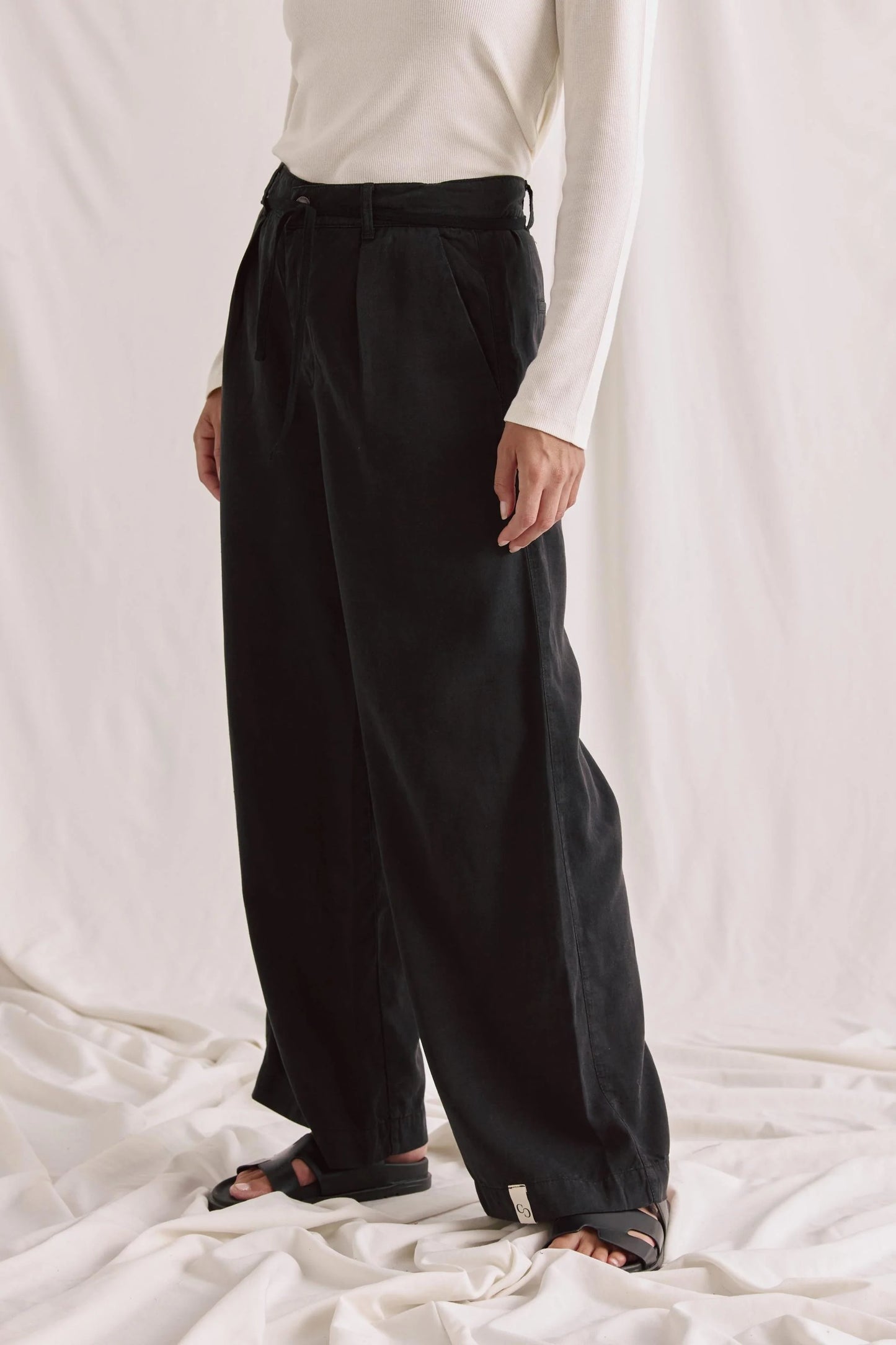 COTTON CANDY Hose Malea Black