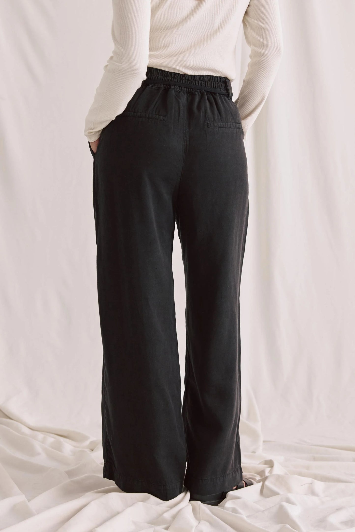 COTTON CANDY Hose Malea Black