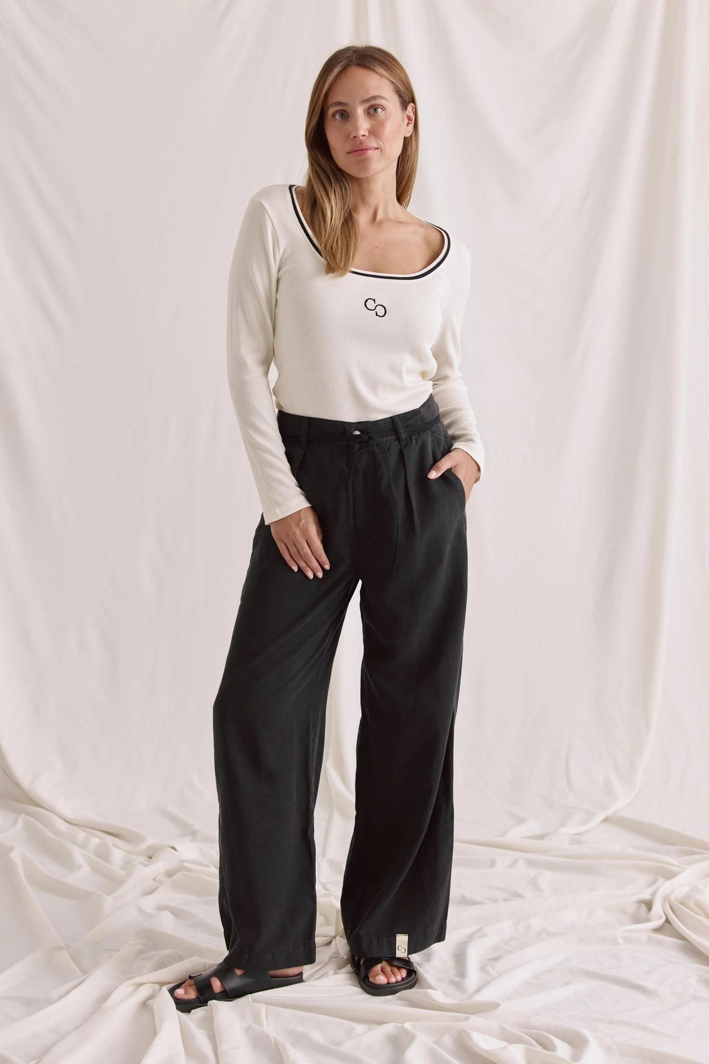 COTTON CANDY Hose Malea Black