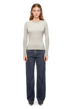 Lade das Bild in den Galerie-Viewer, DRYKORN Longsleeve Nurit beige
