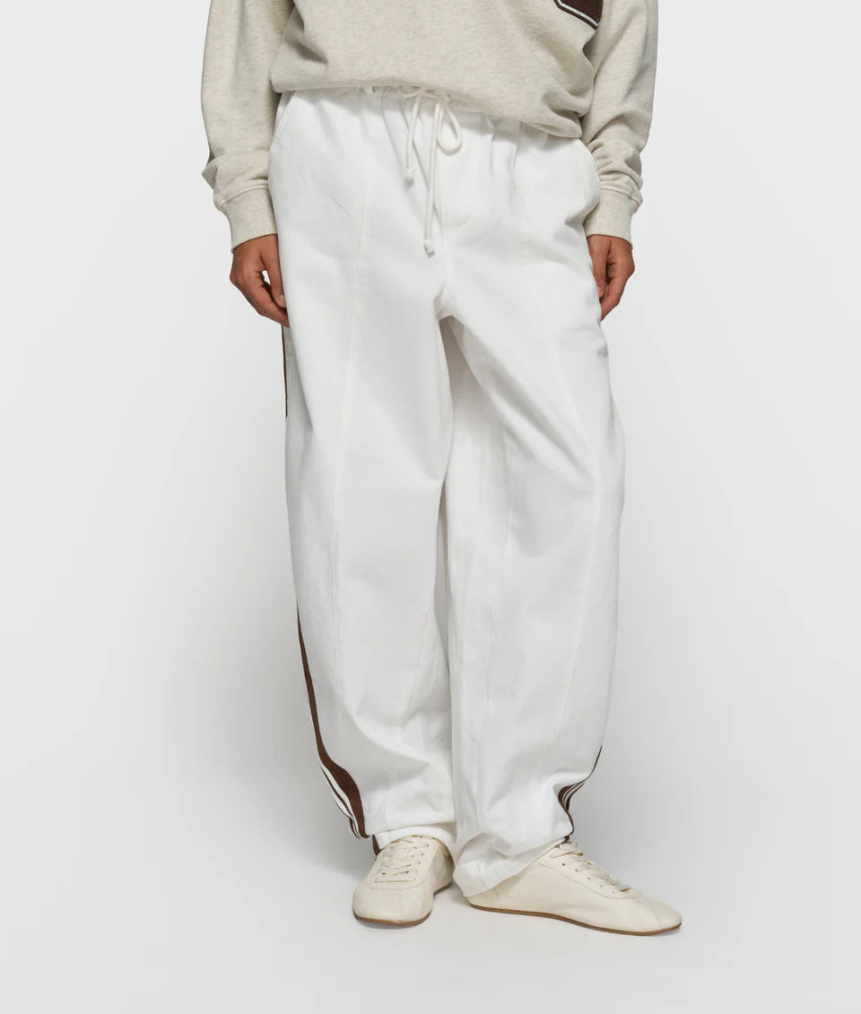 10DAYS AMSTERDAM Wide Tapered Pants Optic White