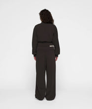 Lade das Bild in den Galerie-Viewer, 10DAYS AMSTERDAM Belt Jogger Chocolate
