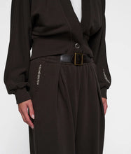 Lade das Bild in den Galerie-Viewer, 10DAYS AMSTERDAM Belt Jogger Chocolate
