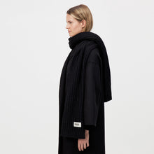 Lade das Bild in den Galerie-Viewer, DRYKORN Schal Cronica_3 Black

