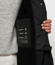 Lade das Bild in den Galerie-Viewer, 10DAYS AMSTERDAM The Cool Coat Black
