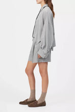 Lade das Bild in den Galerie-Viewer, DRYKORN Bluse Oshia Grey
