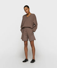 Lade das Bild in den Galerie-Viewer, 10 DAYS AMSTERDAM Belted Shorts Fleece Moonrock
