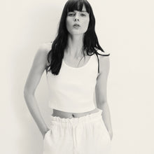 Lade das Bild in den Galerie-Viewer, DRYKORN Jerseytop Tiora weiß
