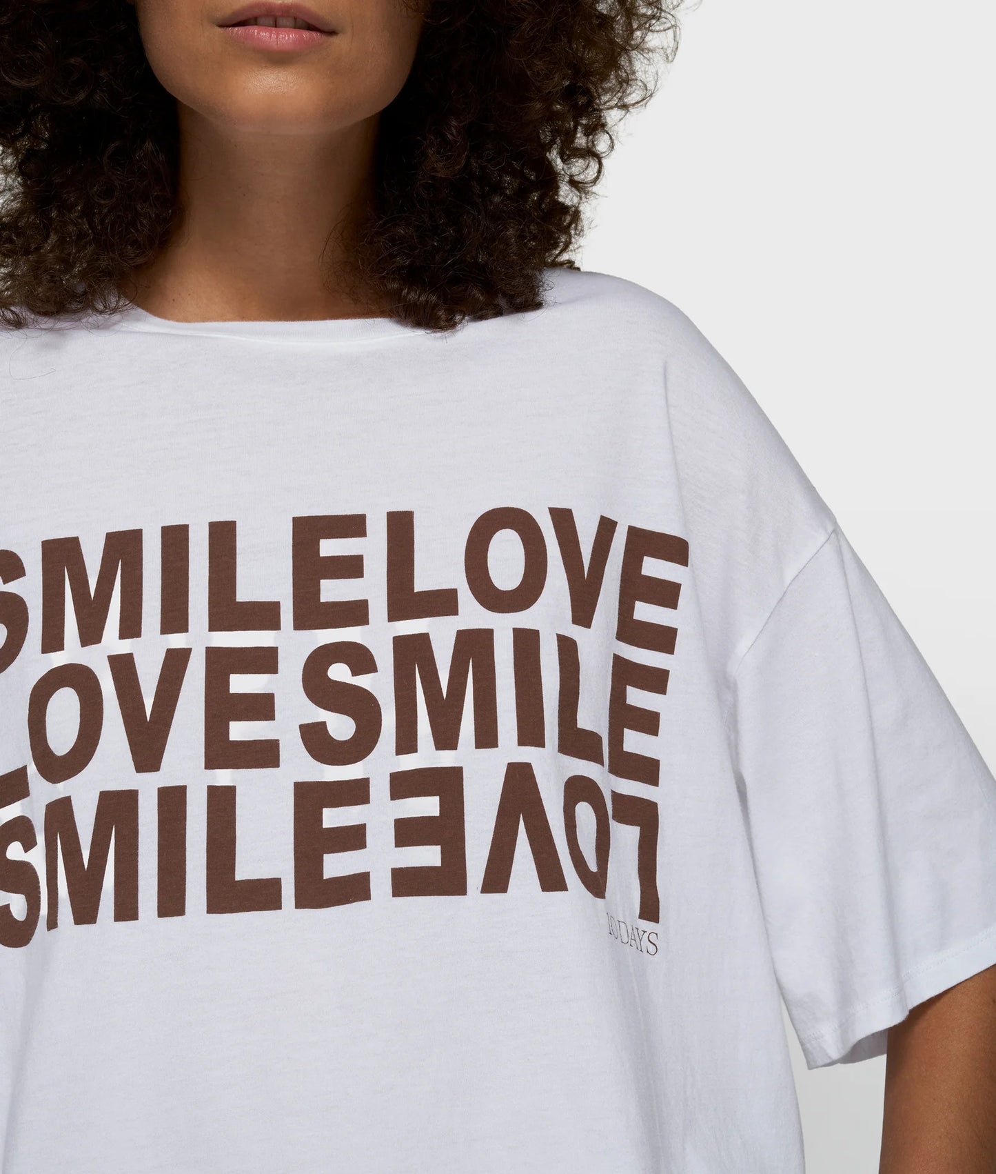 10DAYS AMSTERDAM Smile Love Tee White