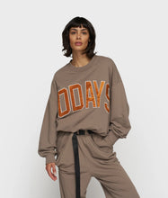 Lade das Bild in den Galerie-Viewer, 10DAYS AMSTERDAM Baseball Sweater Moonrock

