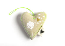 Lade das Bild in den Galerie-Viewer, GOOD OLD FRIENDS Herzstoff Anhänger mit verschiedenen Motiven
