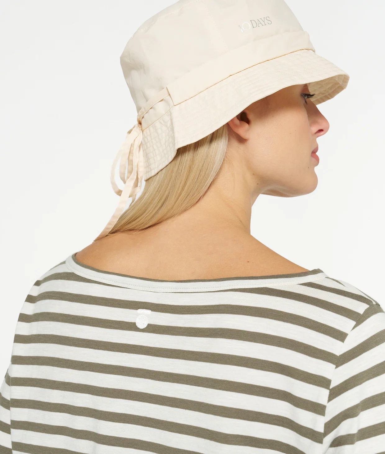 10 DAYS AMSTERDAM Bucket Hat