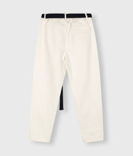 Lade das Bild in den Galerie-Viewer, 10 DAYS AMSTERDAM Belted Pants Jog Denim - Light Natural
