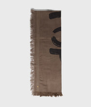 Lade das Bild in den Galerie-Viewer, 10DAYS AMSTERDAM Schal Love on top Moonrock
