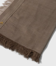 Lade das Bild in den Galerie-Viewer, 10DAYS AMSTERDAM Schal Love on top Moonrock
