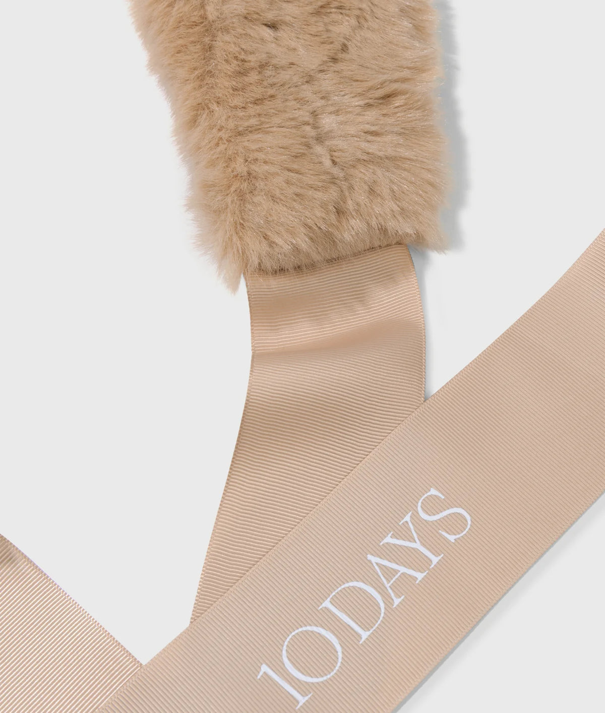 10DAYS AMSTERDAM Fluffy Schal Grey Mango