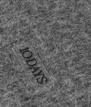 Lade das Bild in den Galerie-Viewer, 10DAYS AMSTERDAM Hairy Knit Beanie

