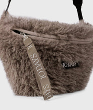 Lade das Bild in den Galerie-Viewer, 10DAYS AMSTERDAM Hairy Cross Body Bag Moonrock
