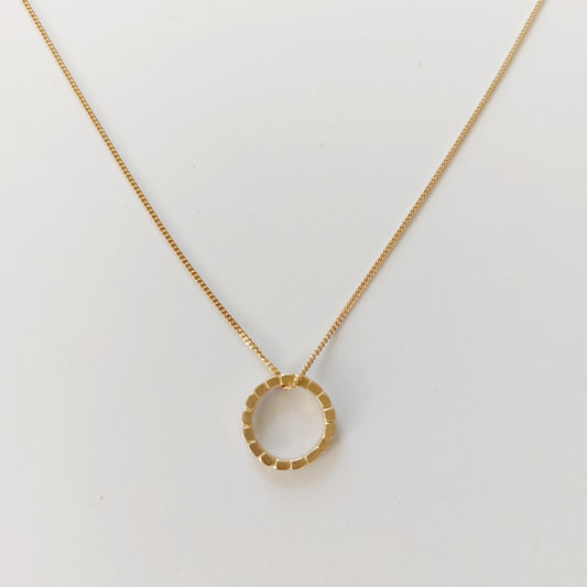SUSICALA Halskette Camu Circle S Gold Plated