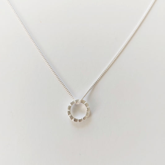 SUSICALA Halskette Camu Circle S Sterlingsilber