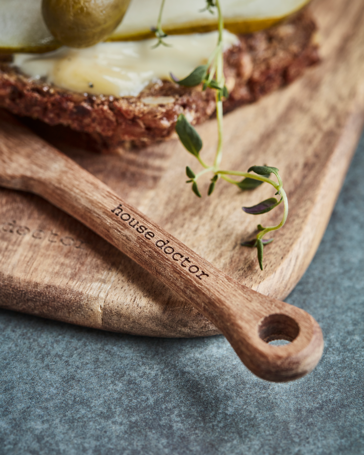 NICOLAS VAHE Buttermesserset aus Akazienholz