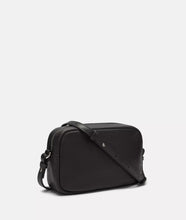 Lade das Bild in den Galerie-Viewer, LIEBESKIND Ella Camera Bag S - Black
